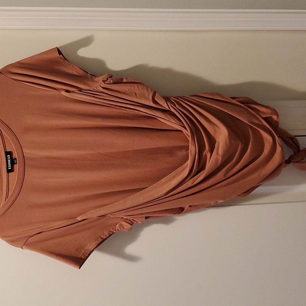 NWT Express Top